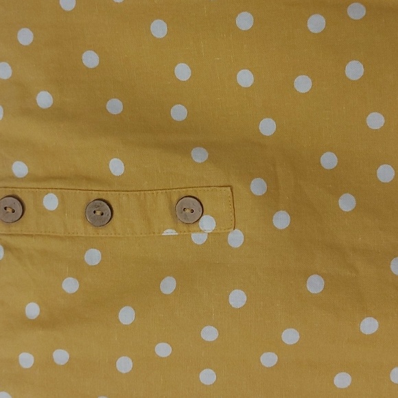 Ellen Tracy linen/rayon blend cap sleeve top with 3 buttons in back - Picture 5 of 9